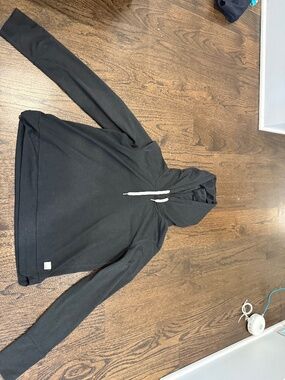 Vuori Black Grey Soft Hoodie Size M